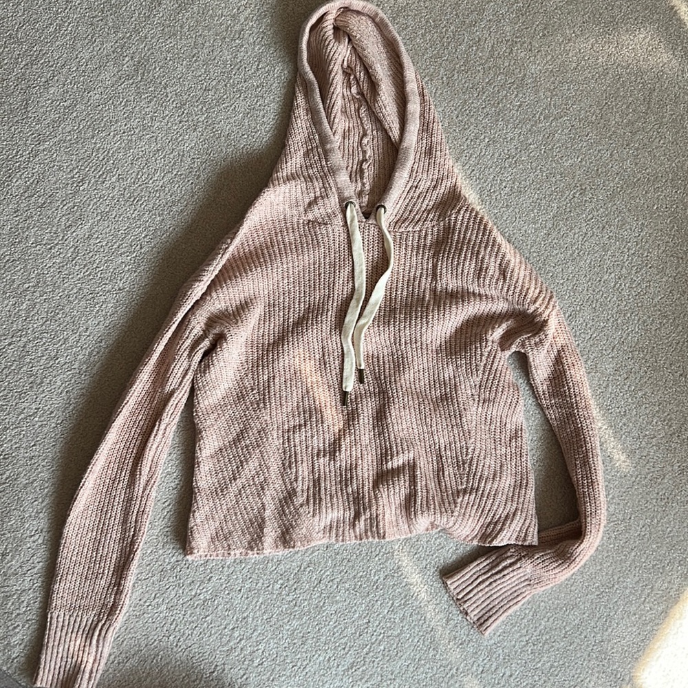 American Eagle light pink sweater